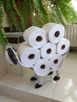 Schaf Toilettenpapierhalter aus Ton 2